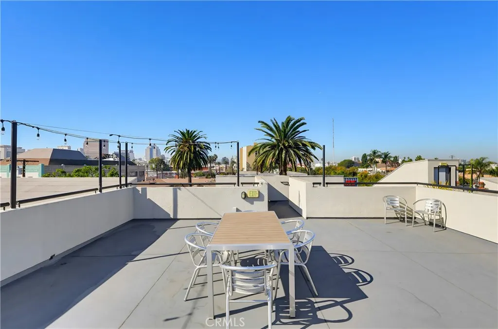 834 E 4th Street 29, Long Beach, California 90802 home-pic-60