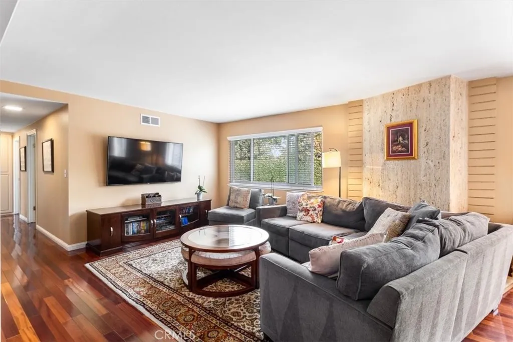 2909 S Rita Way, Santa Ana, California 92704 home-pic-12