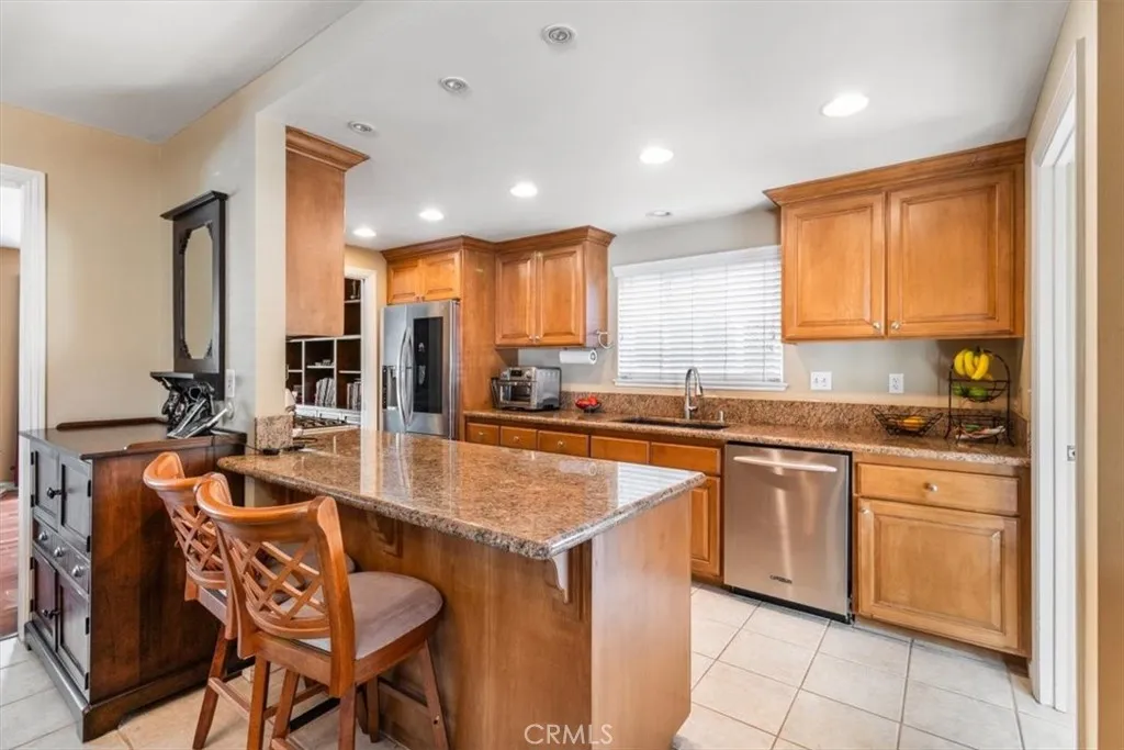 2909 S Rita Way, Santa Ana, California 92704 home-pic-6