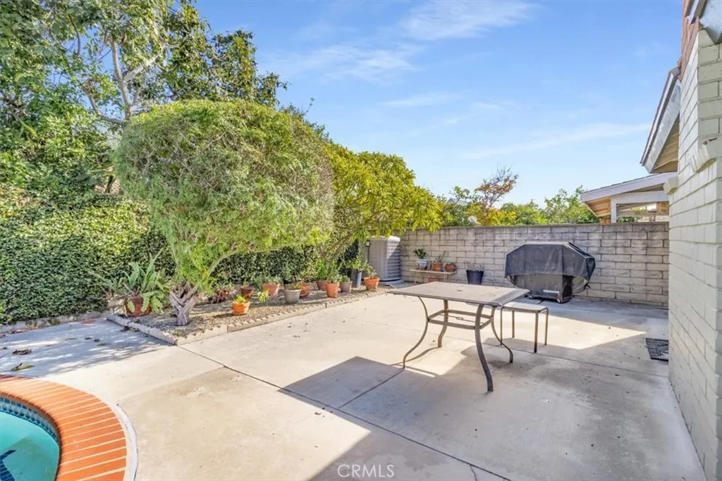 2909 S Rita Way, Santa Ana, California 92704 home-pic-35