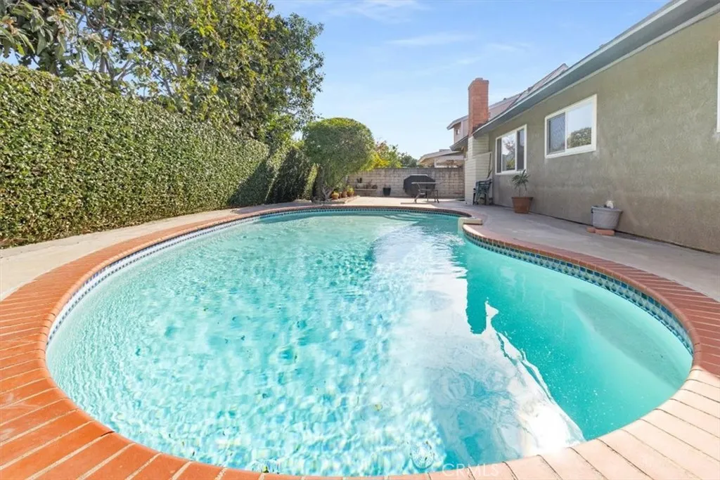 2909 S Rita Way, Santa Ana, California 92704 home-pic-37