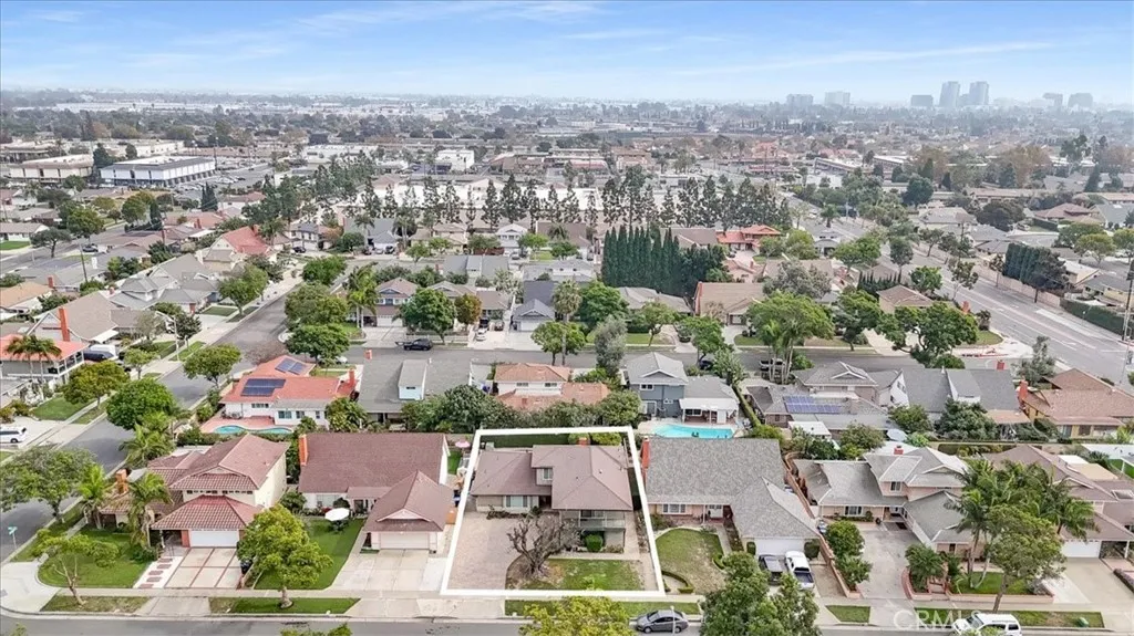 2909 S Rita Way, Santa Ana, California 92704 home-pic-42