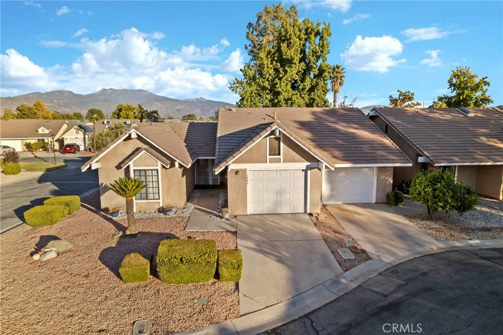 1443 Bunker Hill, San Jacinto, California 92583 home-pic-2