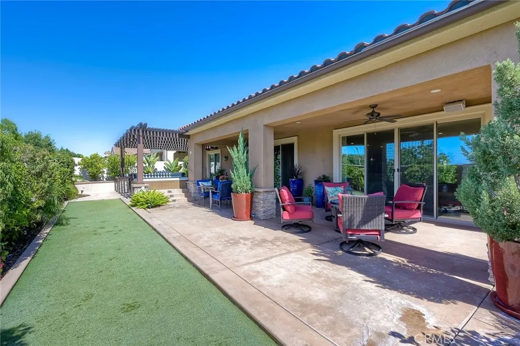 30587 Aspen Glen, Murrieta, California 92563 home-pic-33