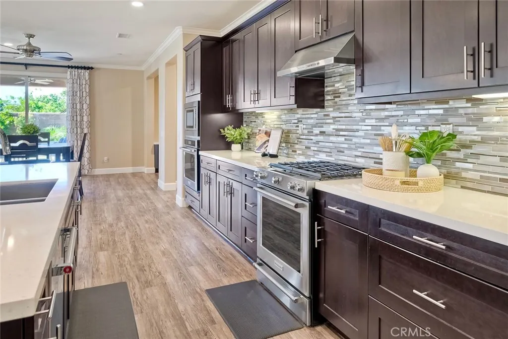 30587 Aspen Glen, Murrieta, California 92563 home-pic-2