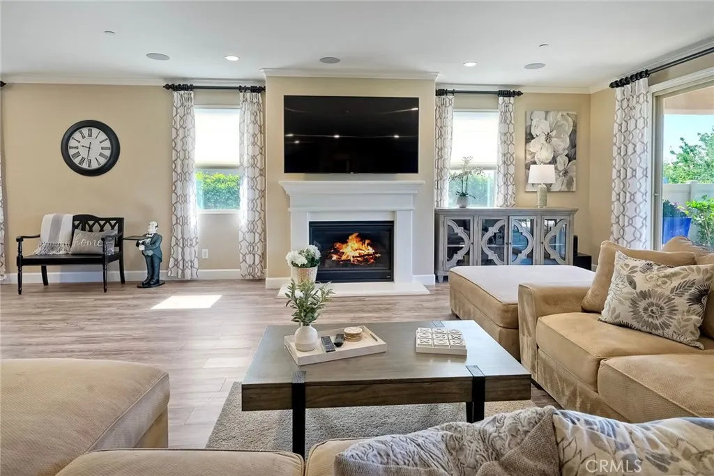 30587 Aspen Glen, Murrieta, California 92563 home-pic-9