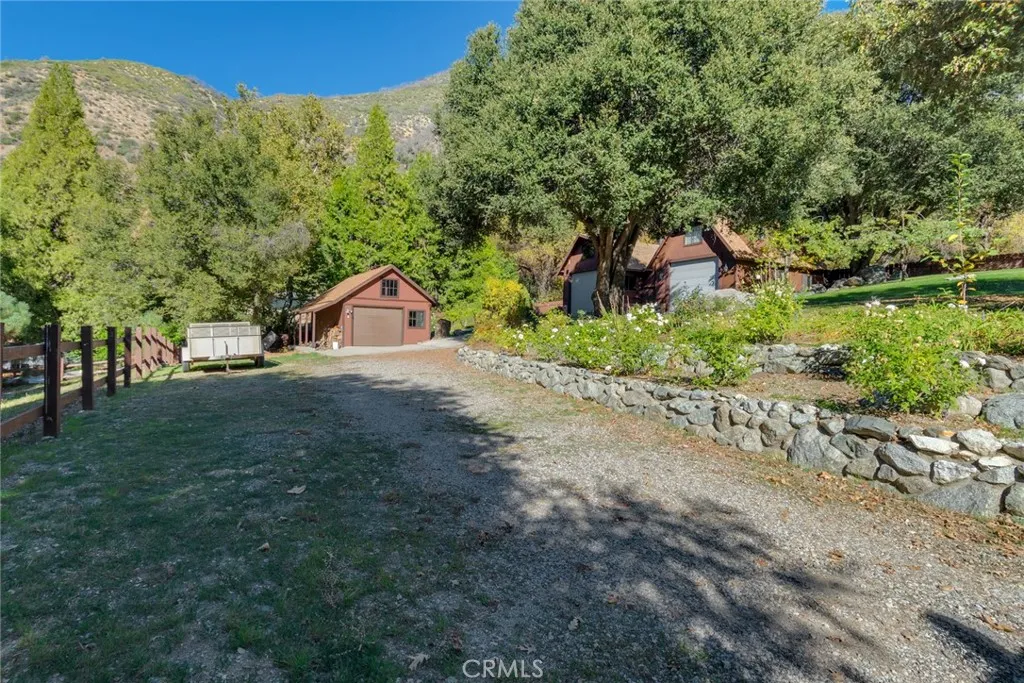 39292 Oak Glen Road, Oak Glen, California 92399 home-pic-15