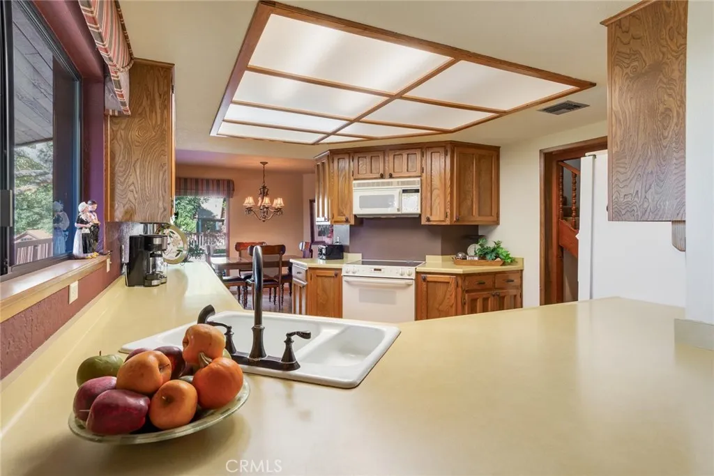39292 Oak Glen Road, Oak Glen, California 92399 home-pic-39