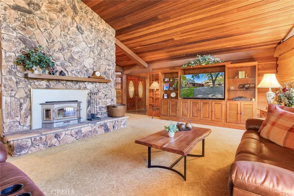 39292 Oak Glen Road, Oak Glen, California 92399 home-pic-37