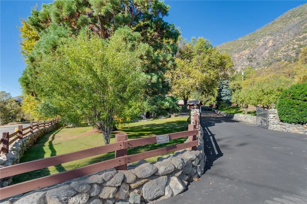39292 Oak Glen Road, Oak Glen, California 92399 home-pic-1