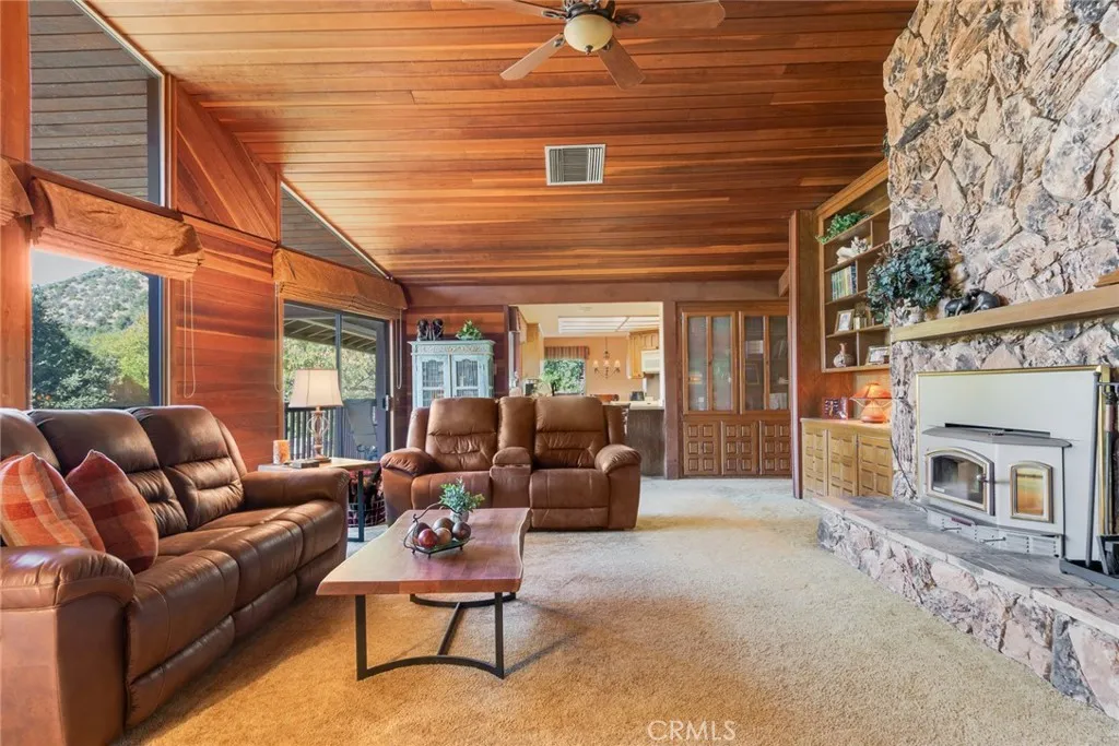 39292 Oak Glen Road, Oak Glen, California 92399 home-pic-38