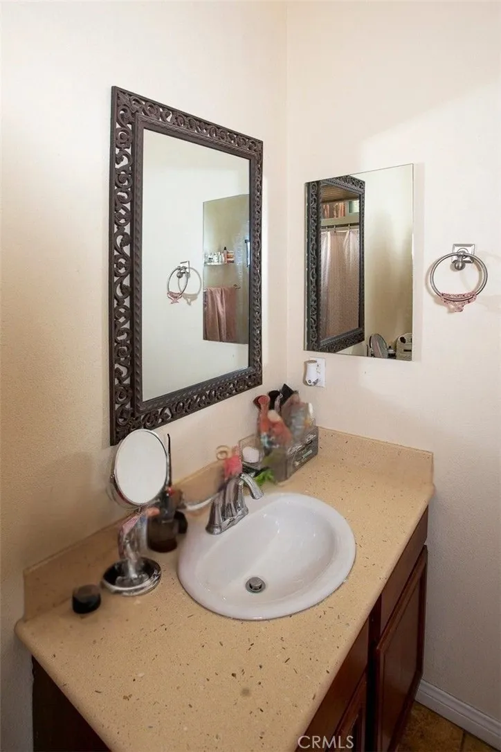 34088 Castle Pines, Yucaipa, California 92399 home-pic-15