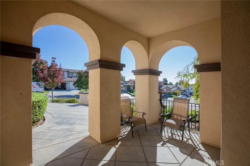 34088 Castle Pines, Yucaipa, California 92399 home-pic-3