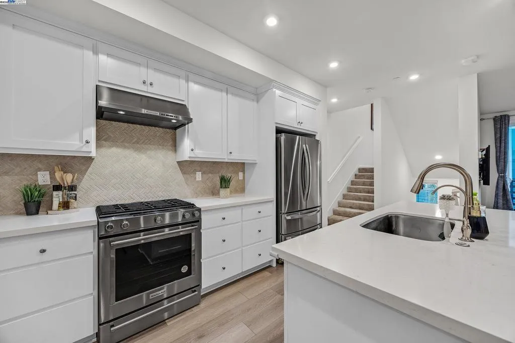 5422 Arnold Rd, Dublin, California 94568 home-pic-5