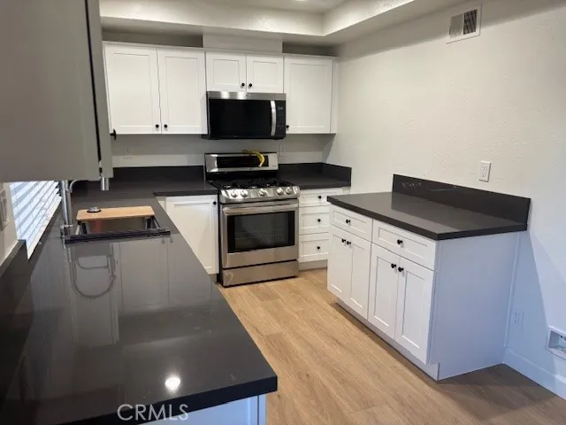 2318 Franzen, Santa Ana, California 92705 home-pic-4