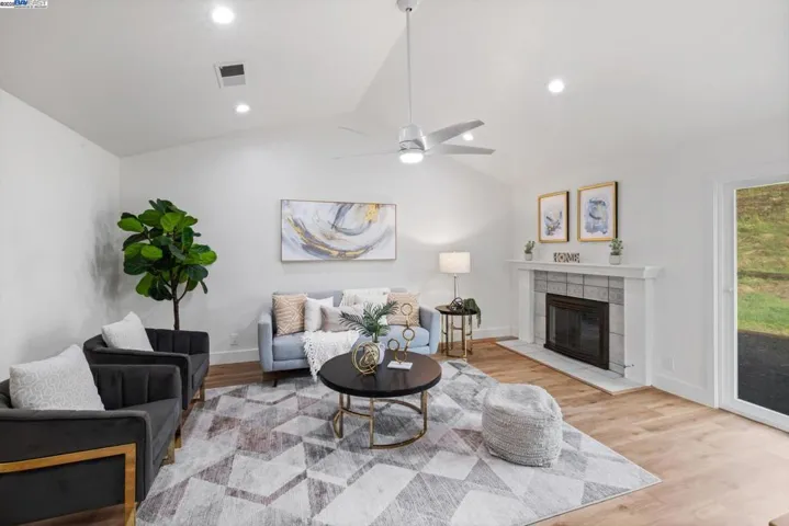 109 Bellflower Ct, Hercules, California 94547
