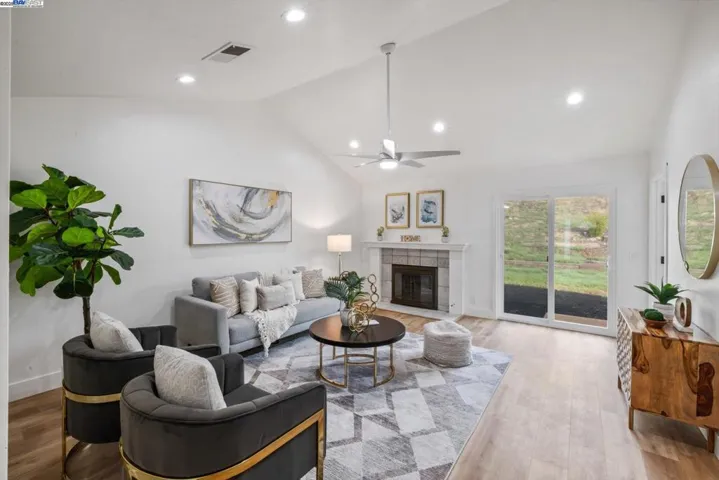 109 Bellflower Ct, Hercules, California 94547