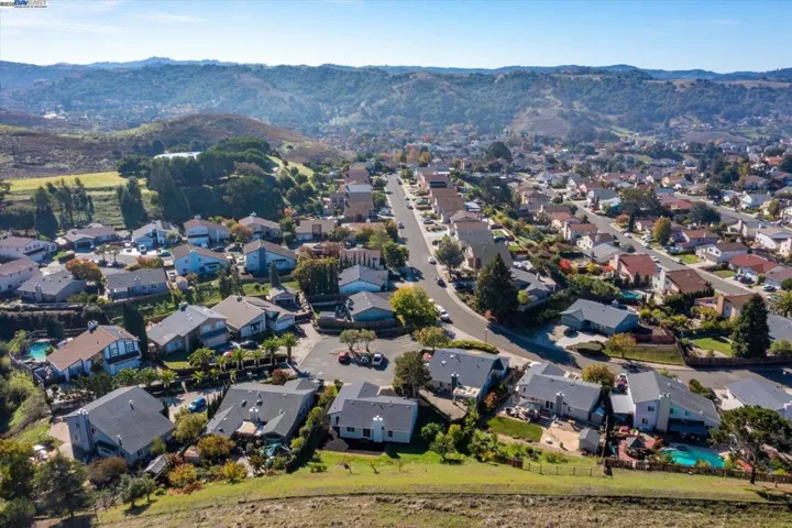 109 Bellflower Ct, Hercules, California 94547
