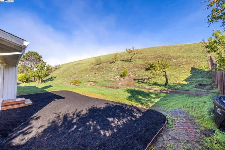 109 Bellflower Ct, Hercules, California 94547