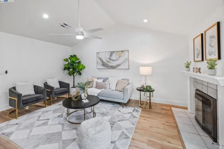 109 Bellflower Ct, Hercules, California 94547