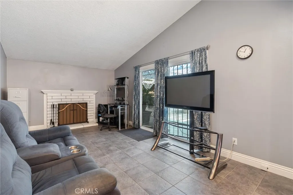28160 Foxlane, Santa Clarita, California 91351 home-pic-23