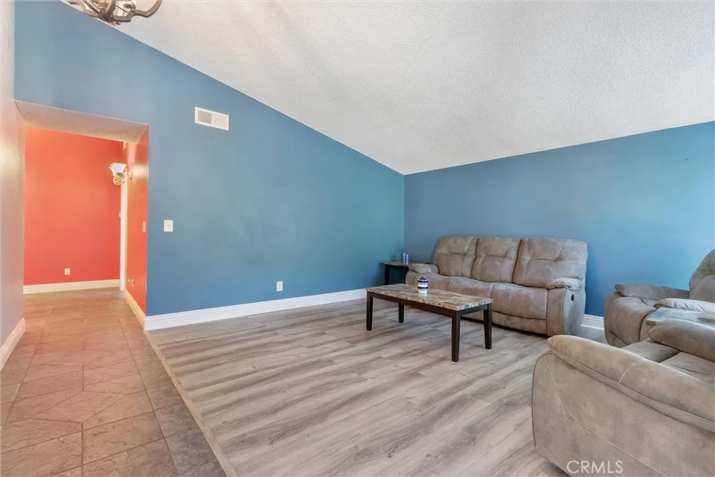 28160 Foxlane, Santa Clarita, California 91351 home-pic-12