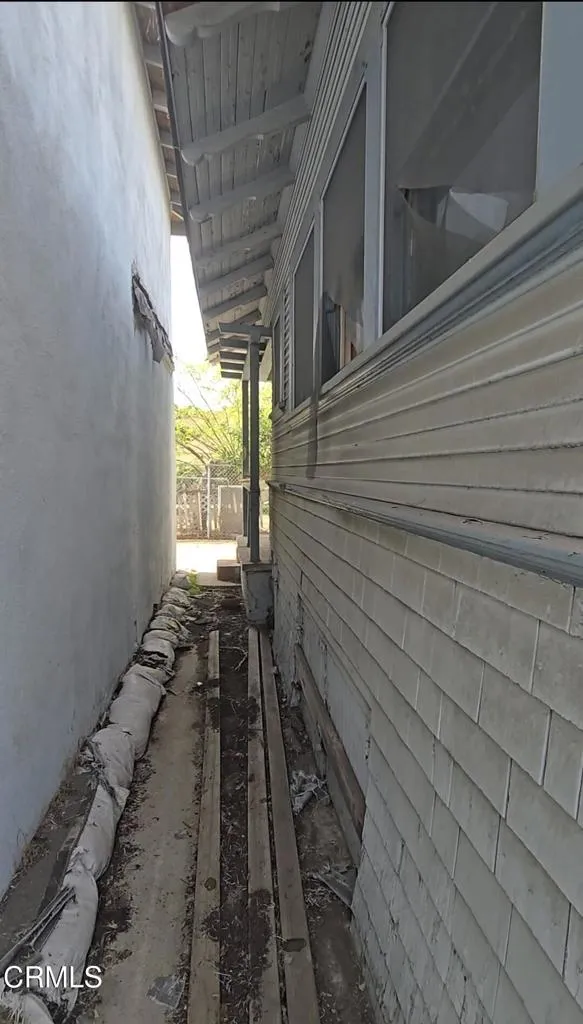 1020 W 42nd Place, Los Angeles, California 90037 home-pic-7