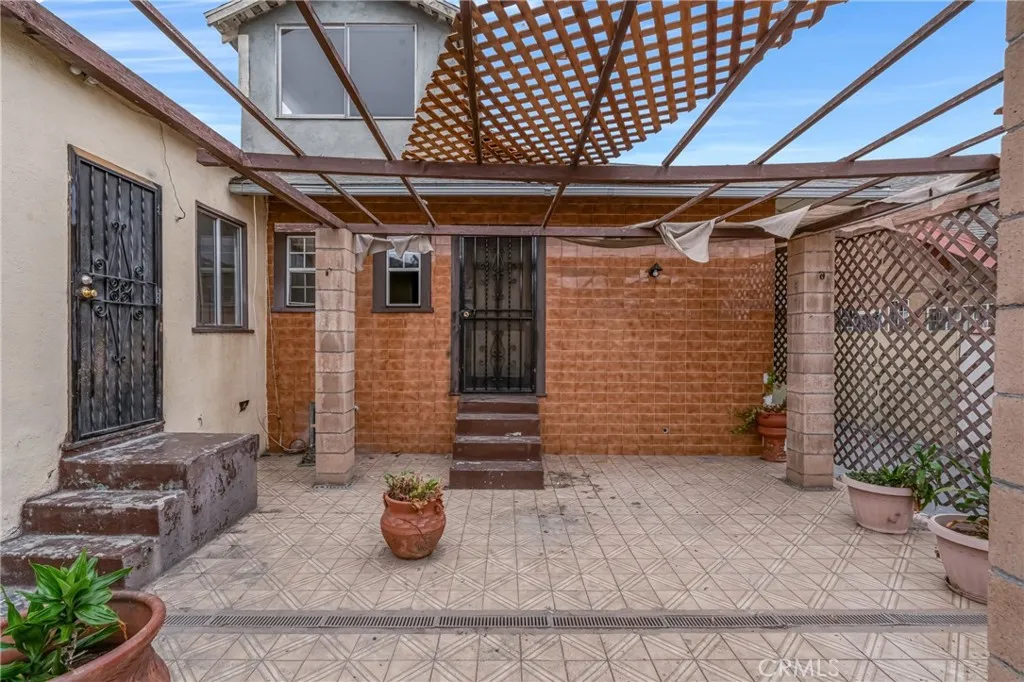 1021 W 48th, Los Angeles, California 90037 home-pic-29