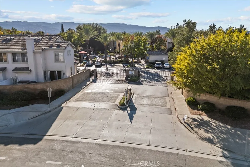 25412 Parkwood Lane, Saugus, California 91350 home-pic-29