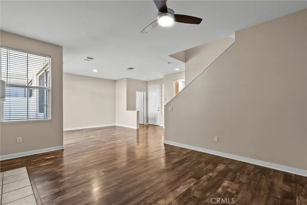 25412 Parkwood Lane, Saugus, California 91350 home-pic-7