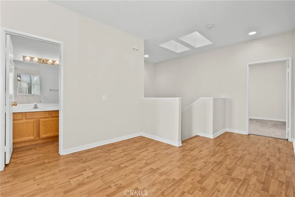 25412 Parkwood Lane, Saugus, California 91350 home-pic-22