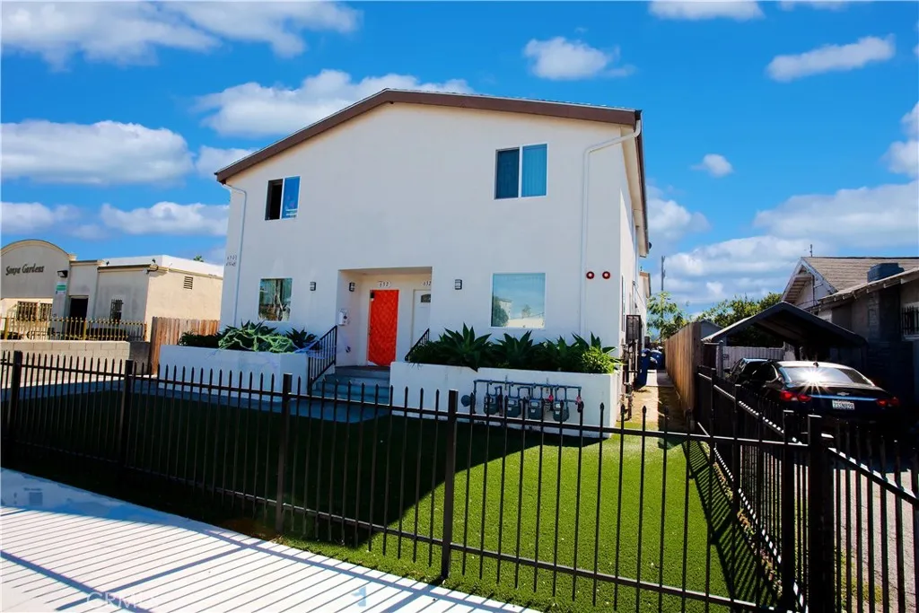 630 W 79th, Los Angeles, California 90044 home-pic-0