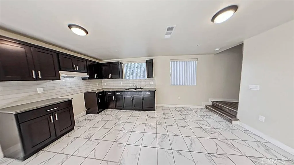 630 W 79th, Los Angeles, California 90044 home-pic-7