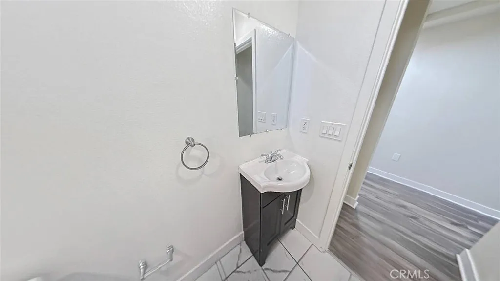 630 W 79th, Los Angeles, California 90044 home-pic-6