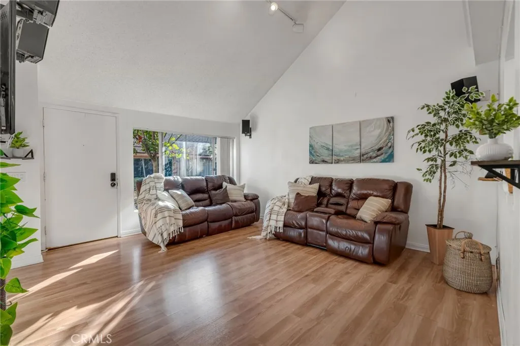 3357 Pasadena, Long Beach, California 90807 home-pic-2