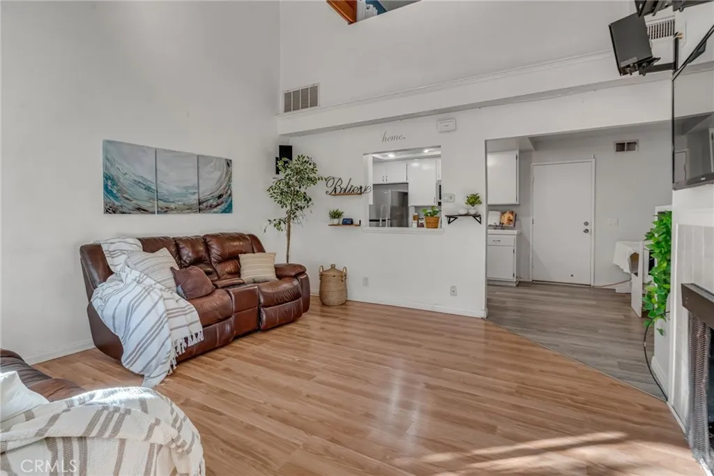 3357 Pasadena, Long Beach, California 90807 home-pic-3