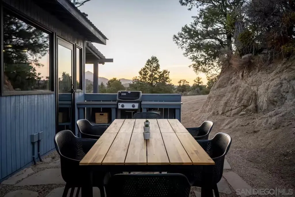 48311 Burns Canyon Rd, Pioneertown, California 92268 home-pic-7