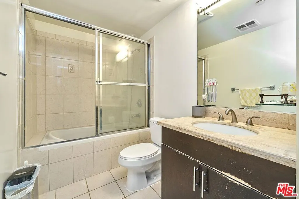 332 S Oxford Avenue 106, Los Angeles, California 90020 home-pic-10