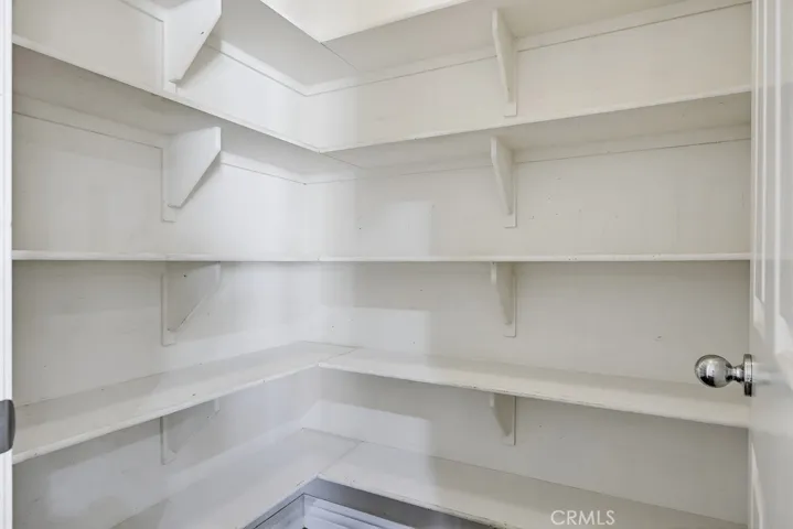 Walk in pantry