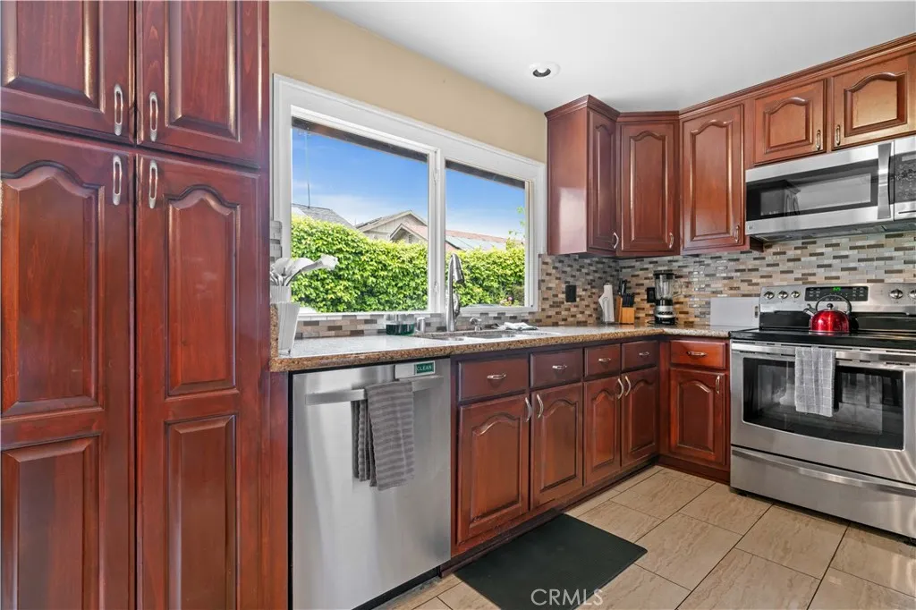 22611 Genova, Laguna Hills, California 92653 home-pic-14