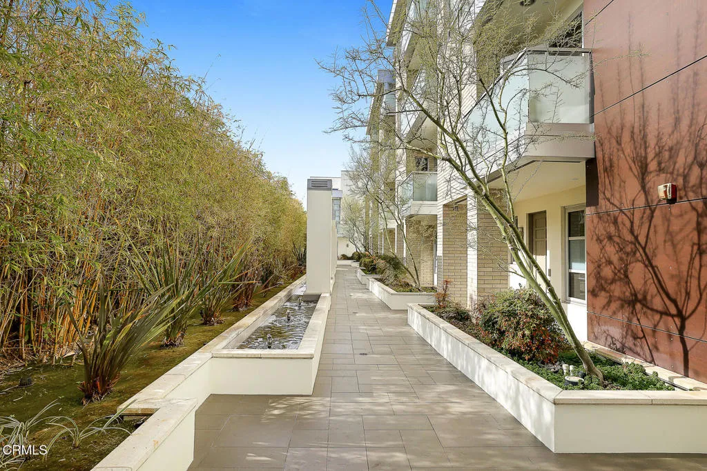 257 S Hudson Avenue 102, Pasadena, California 91101 home-pic-3
