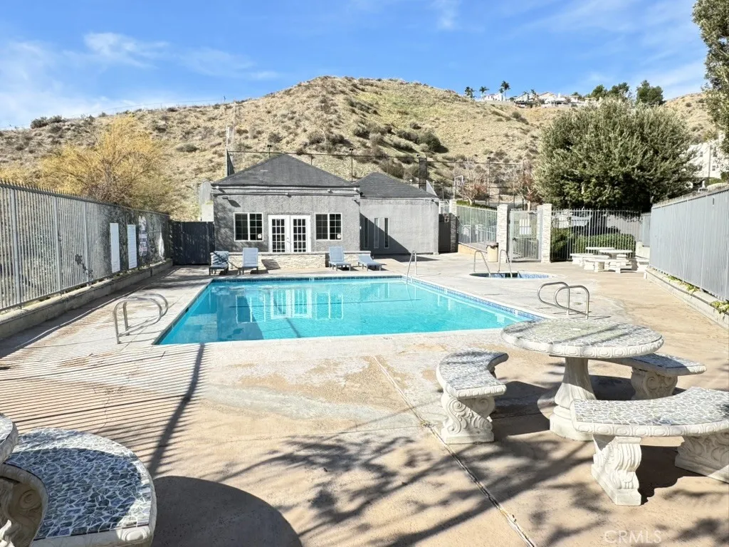 18209 Sierra Hwy 82, Canyon Country, California 91351 home-pic-10