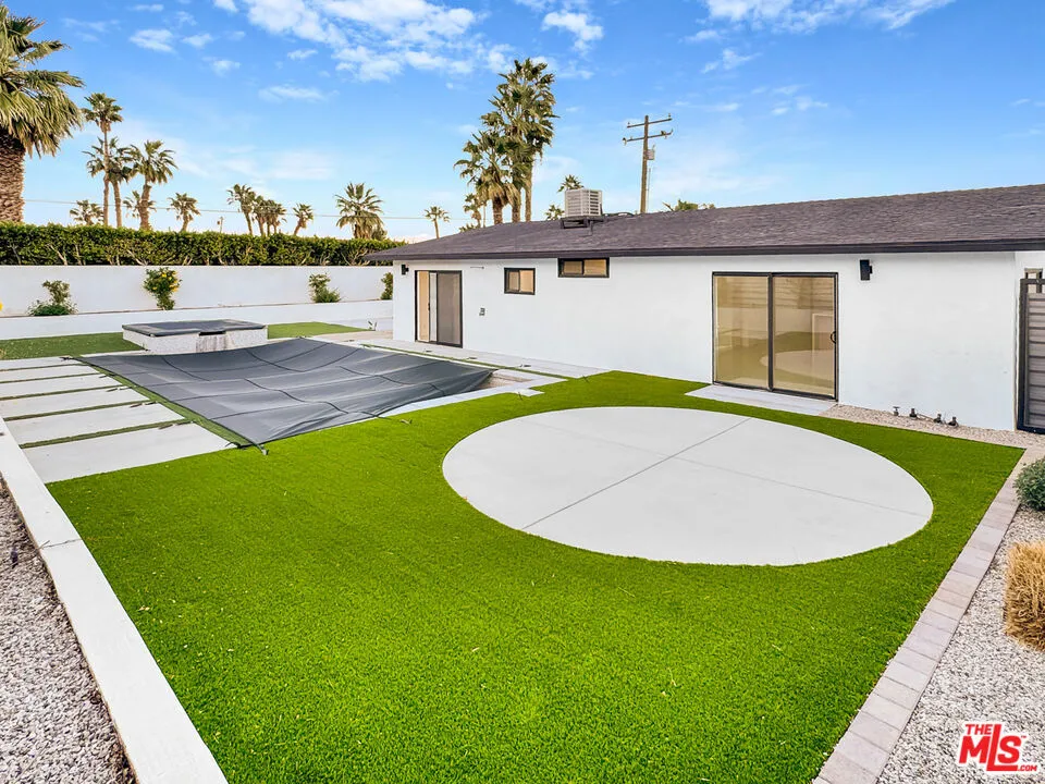 2188 E Rogers Road, Palm Springs, California 92262 home-pic-32