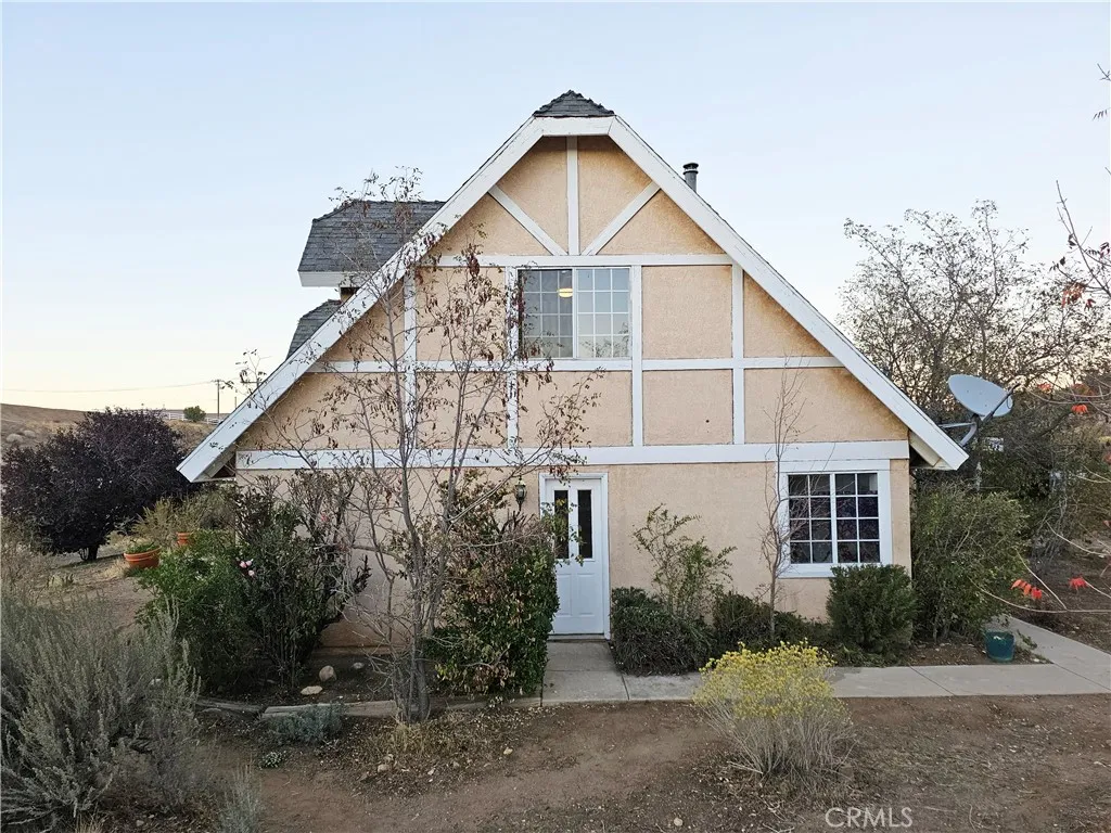 8021 Macron Street, Oak Hills, California 92344 home-pic-3