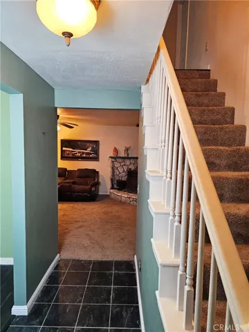 Entry/Stairs