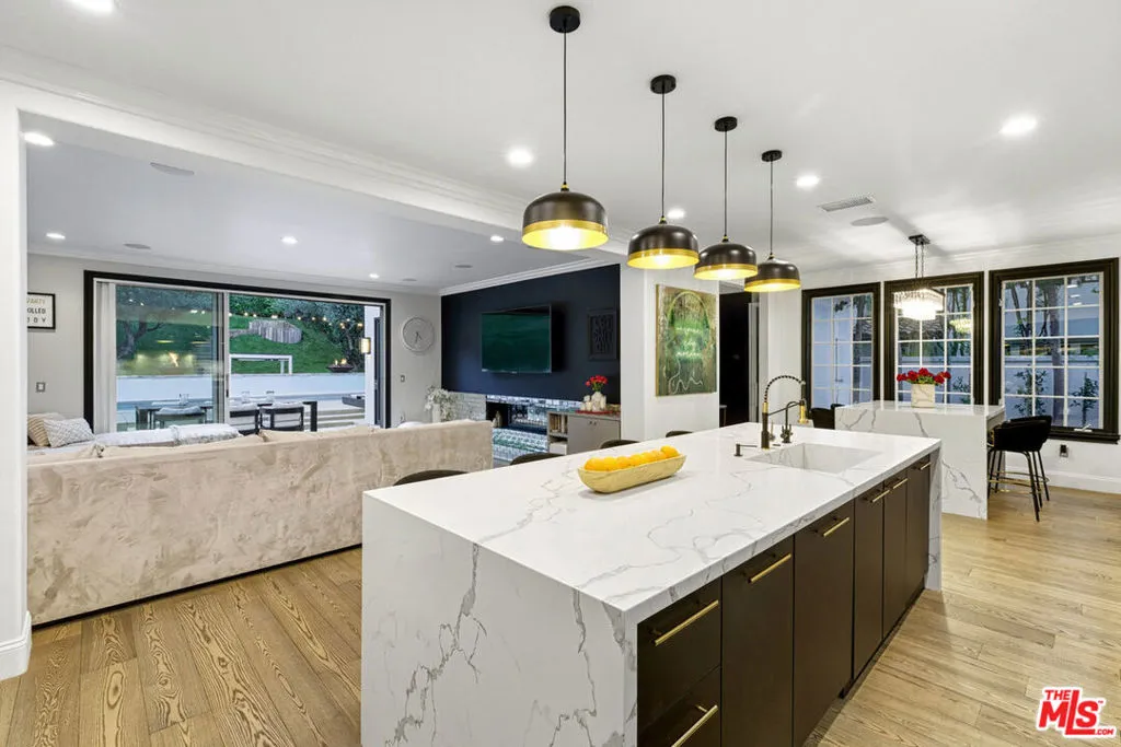 3801 Prado Del Trigo, Calabasas, California 91302 home-pic-5