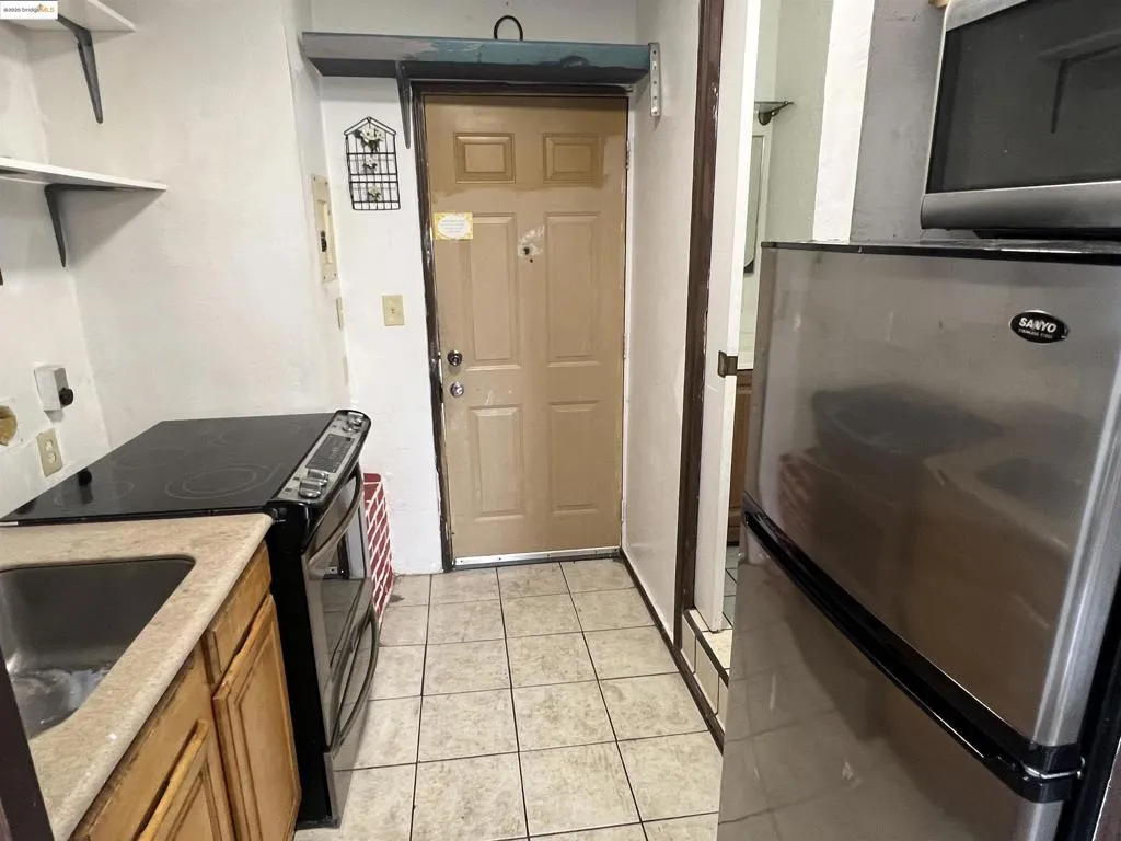 1993 38th Ave, Oakland, California 94601 home-pic-17