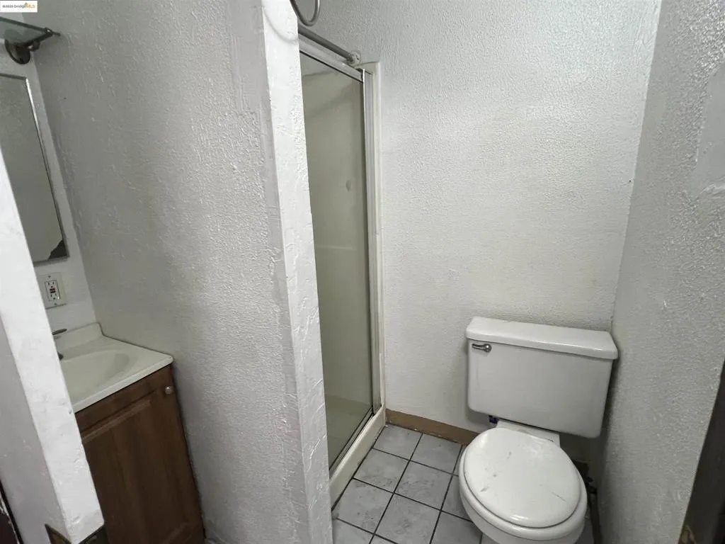 1993 38th Ave, Oakland, California 94601 home-pic-18