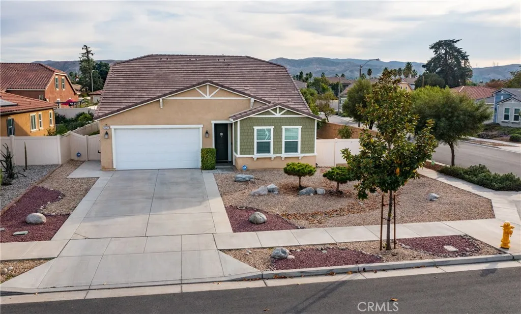 26623 Fino Court, Redlands, California 92373 home-pic-1