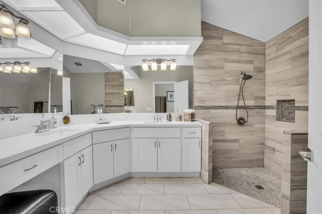 278 Green Mountain Drive, Palm Desert, California 92211 home-pic-17
